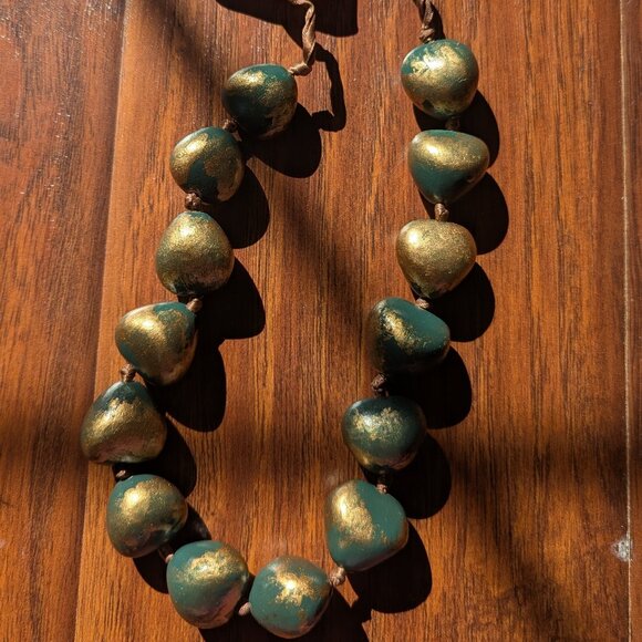 Statement wooden bead necklace - Picture 1 of 2